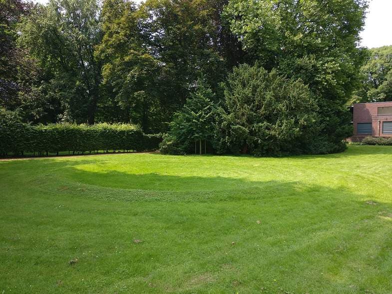 Turf Circle — Richard Long