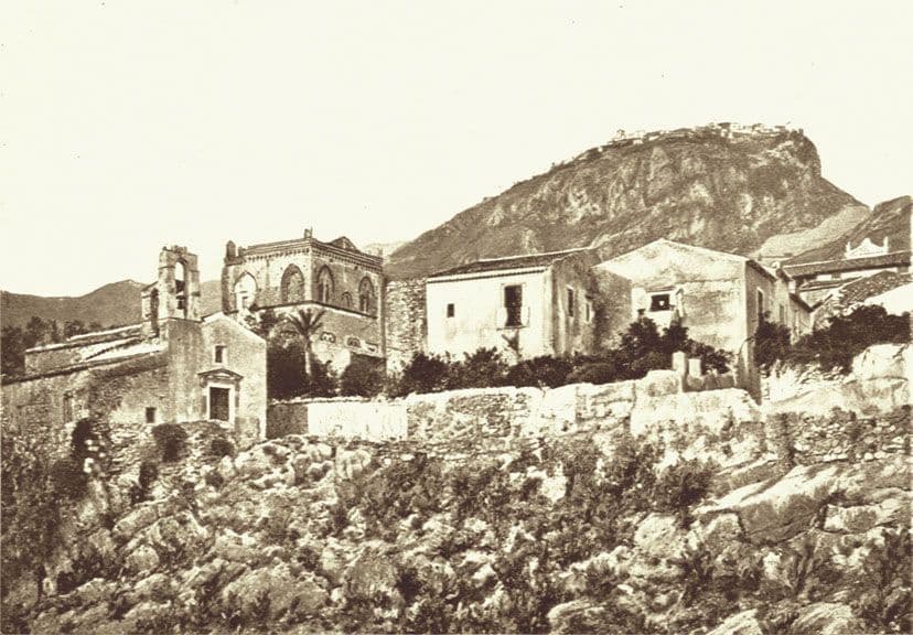 San Michele church and the Palace of the Dukes of Santo Stefano, In the background, Castelmola — Giuseppe Bruno